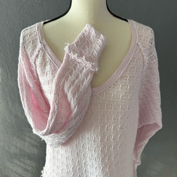 Free People Sweaters - We The Free Boho Soft Pink Knit‎ V-Neck Sweater 100% cotton size extra small